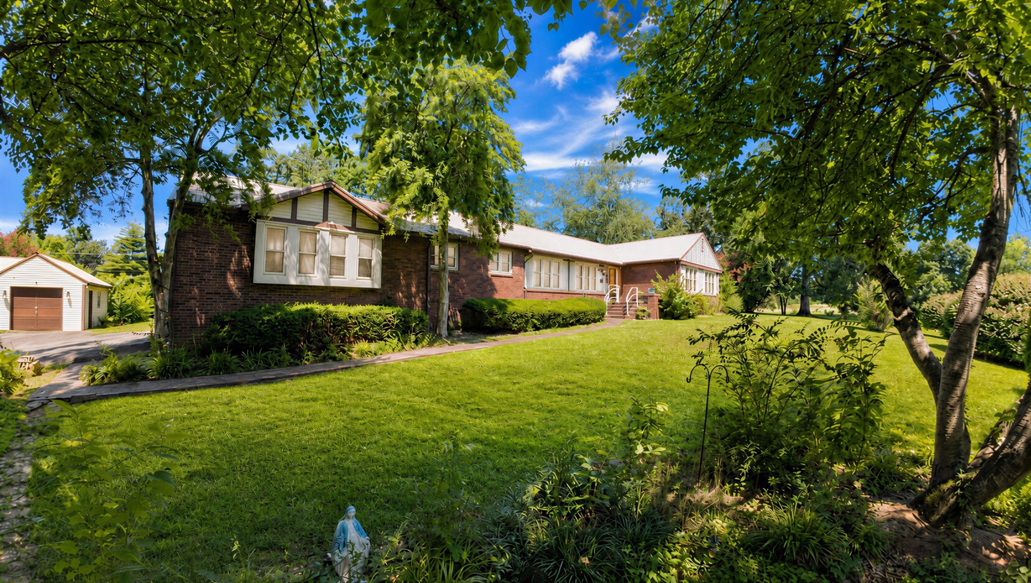 99 Dogwood Dr