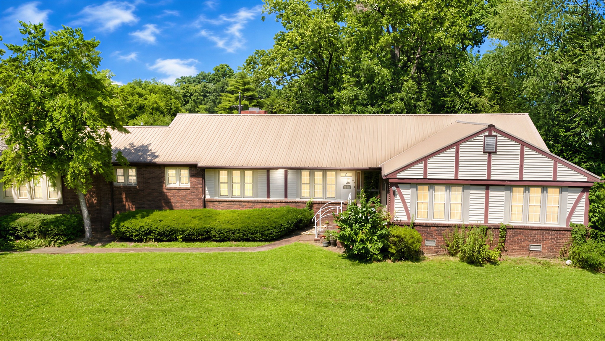 99 Dogwood Dr