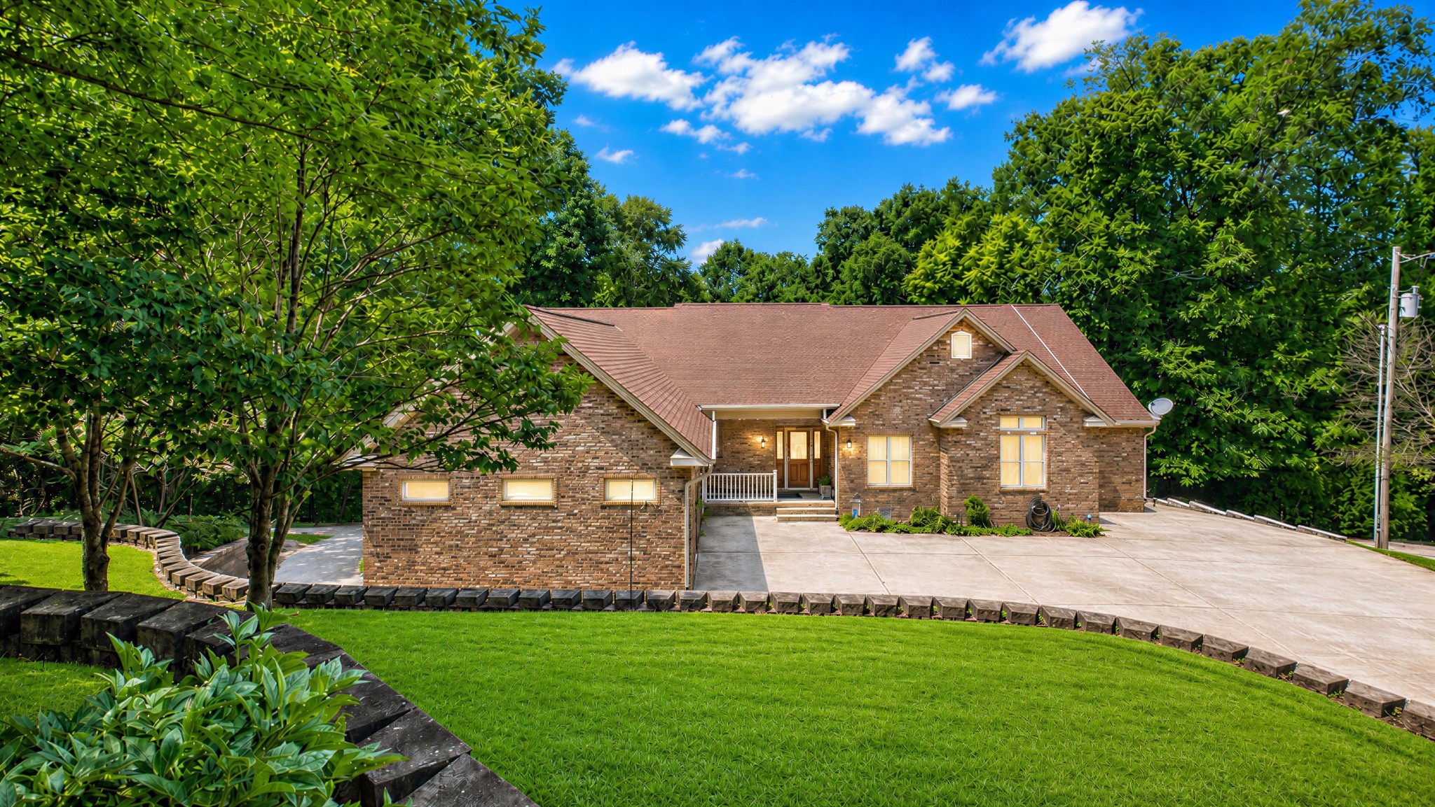 284 Crystal Creek Cir