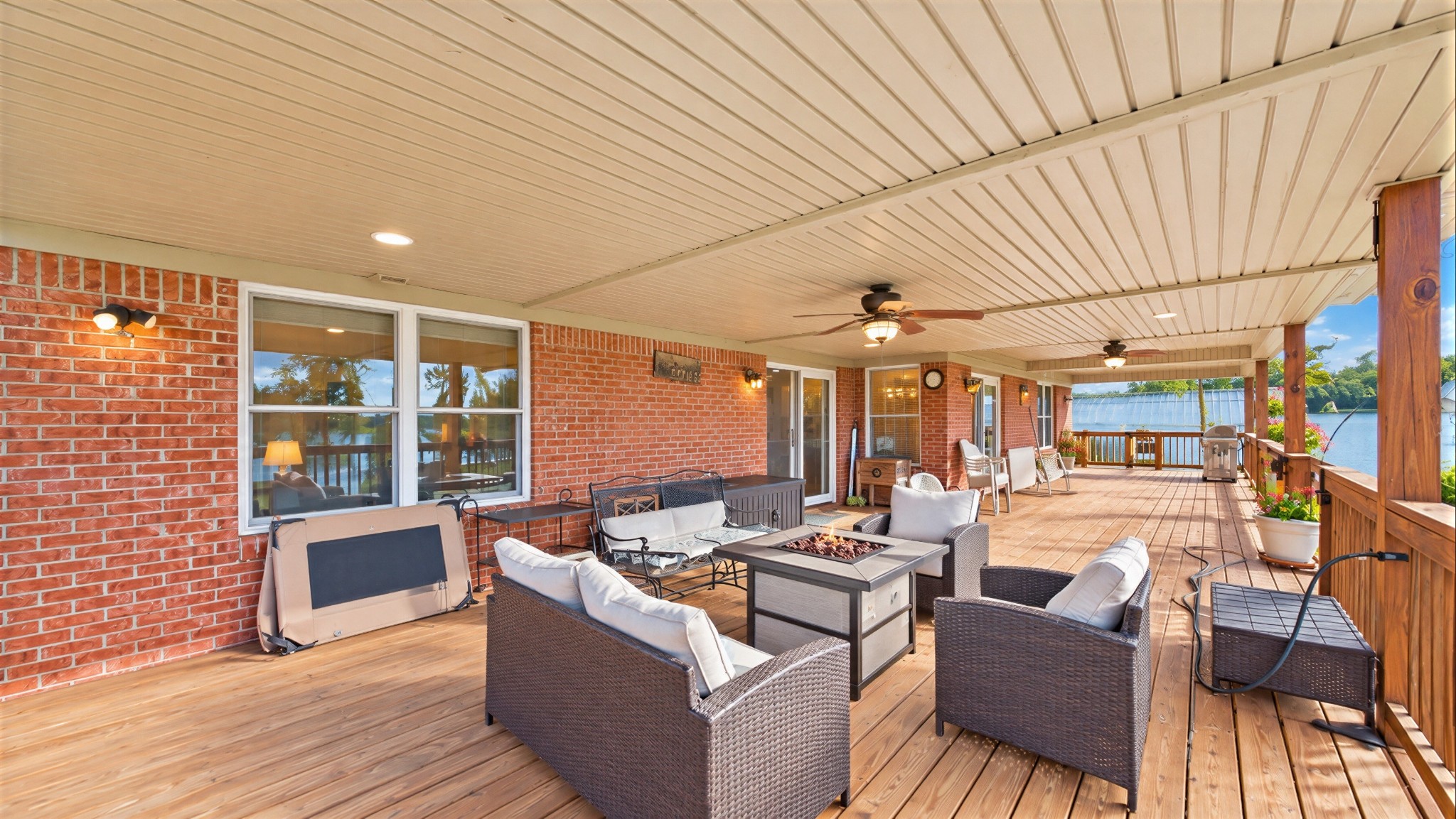 325 Destiny Ln