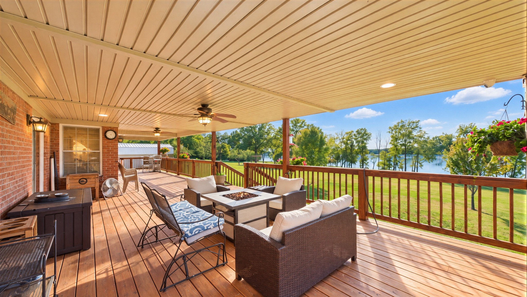 325 Destiny Ln