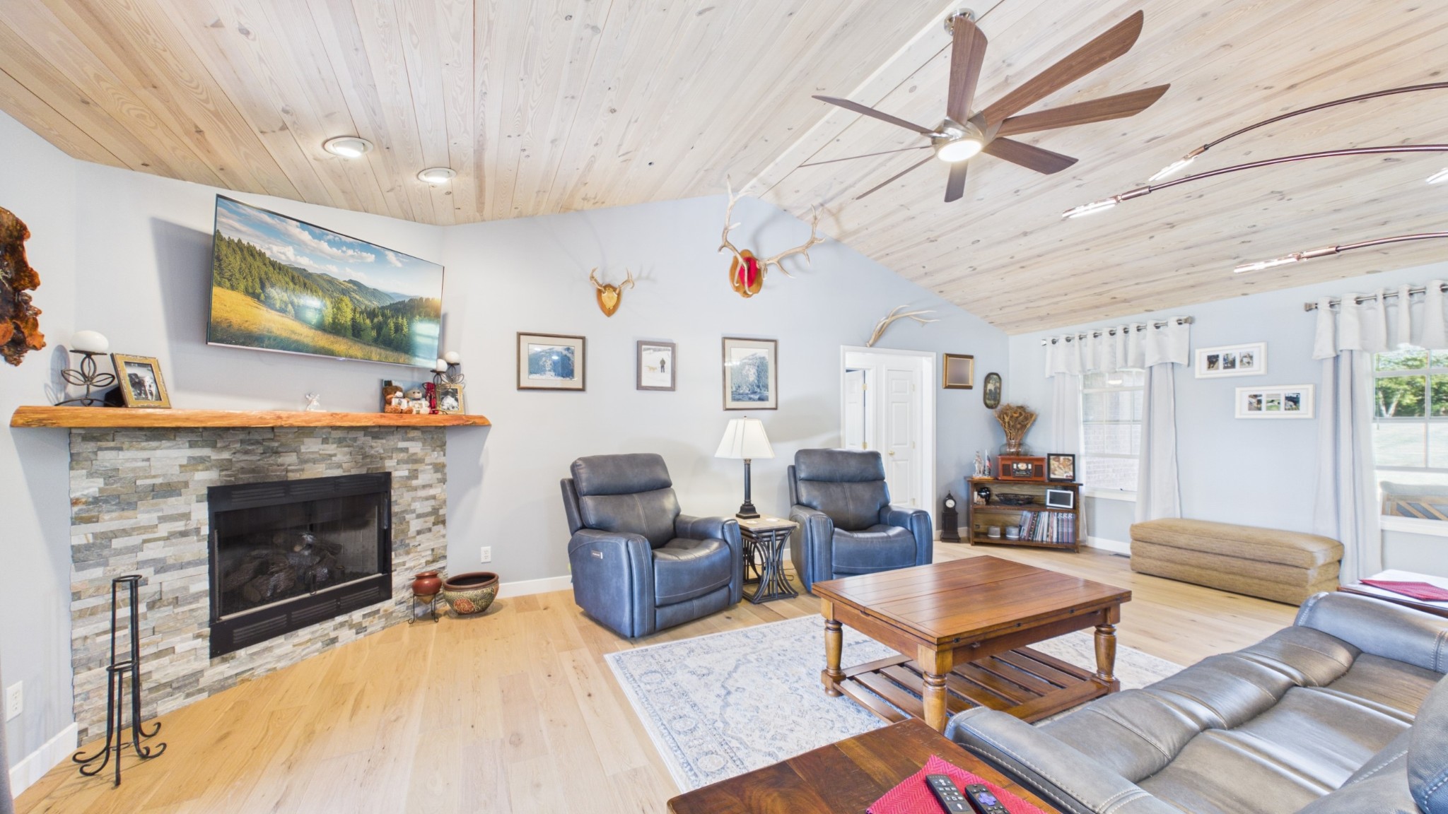 325 Destiny Ln