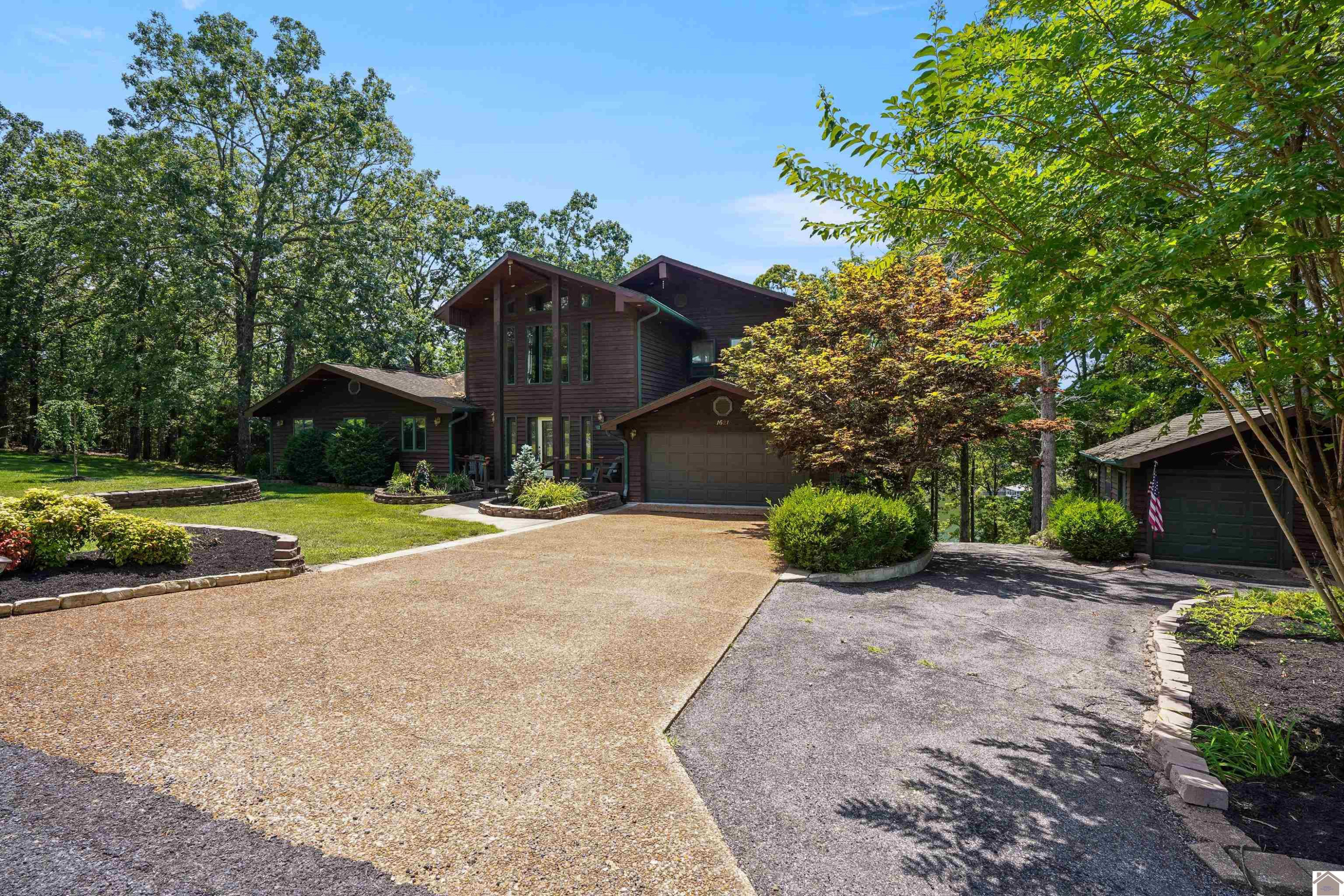 1621 Shoemaker Road Kentucky Lake