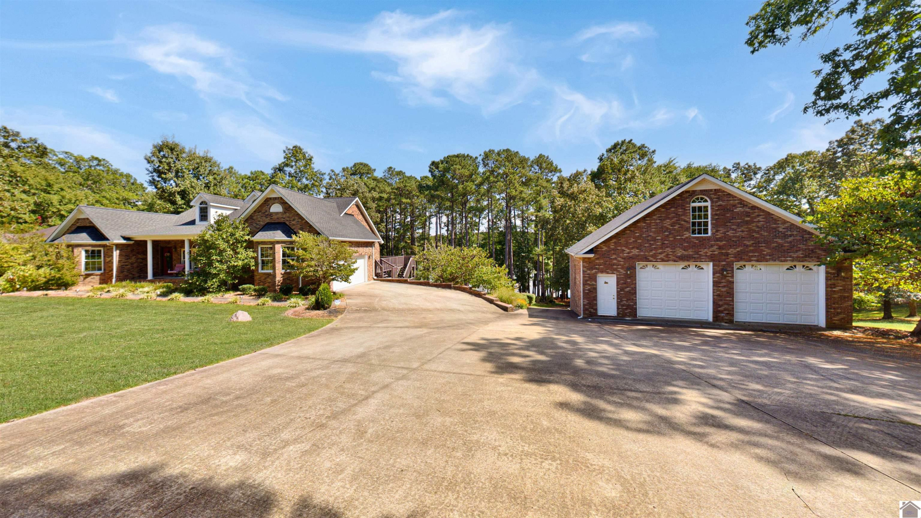 811 Cypress