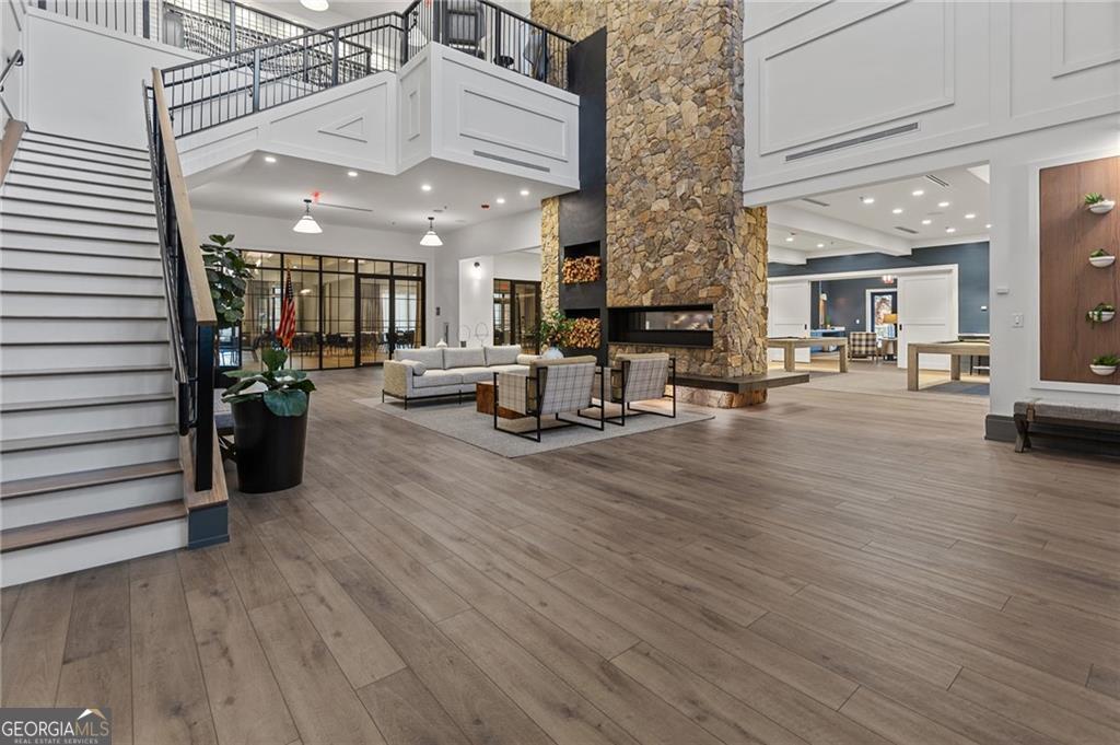319 Erie Point