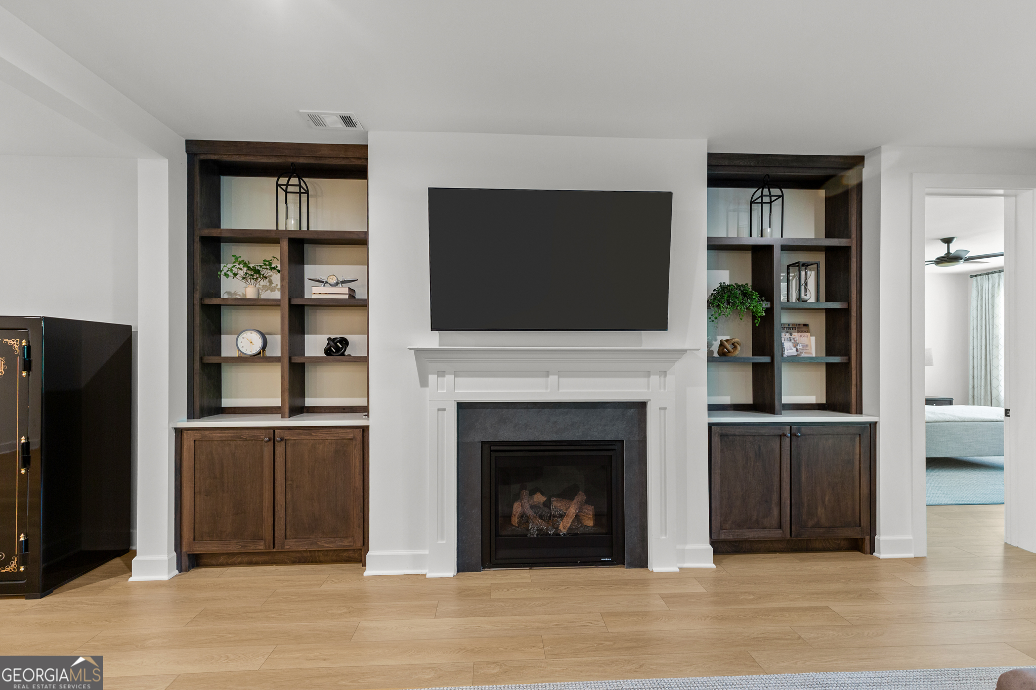 170 Erie Point