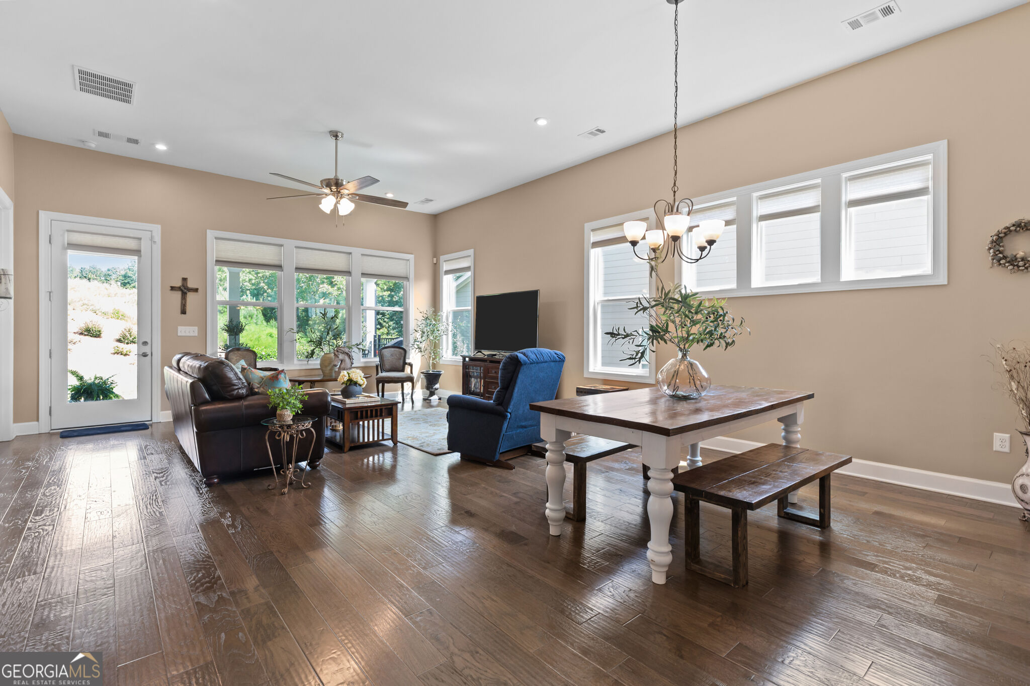 215 Silver Court