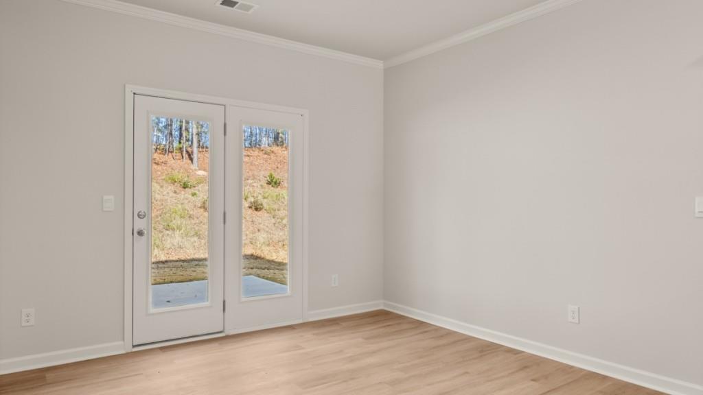 124 Crooked Lake Park