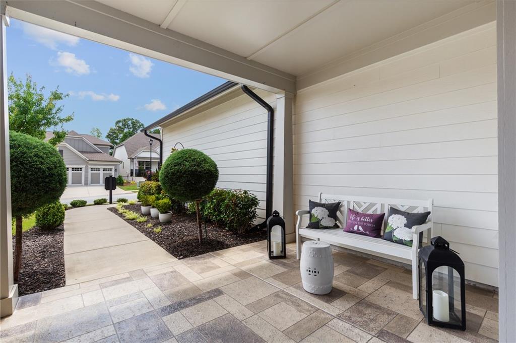 319 Erie Point