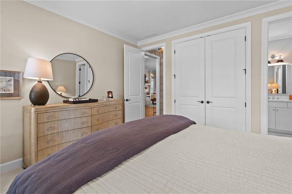 319 Erie Point