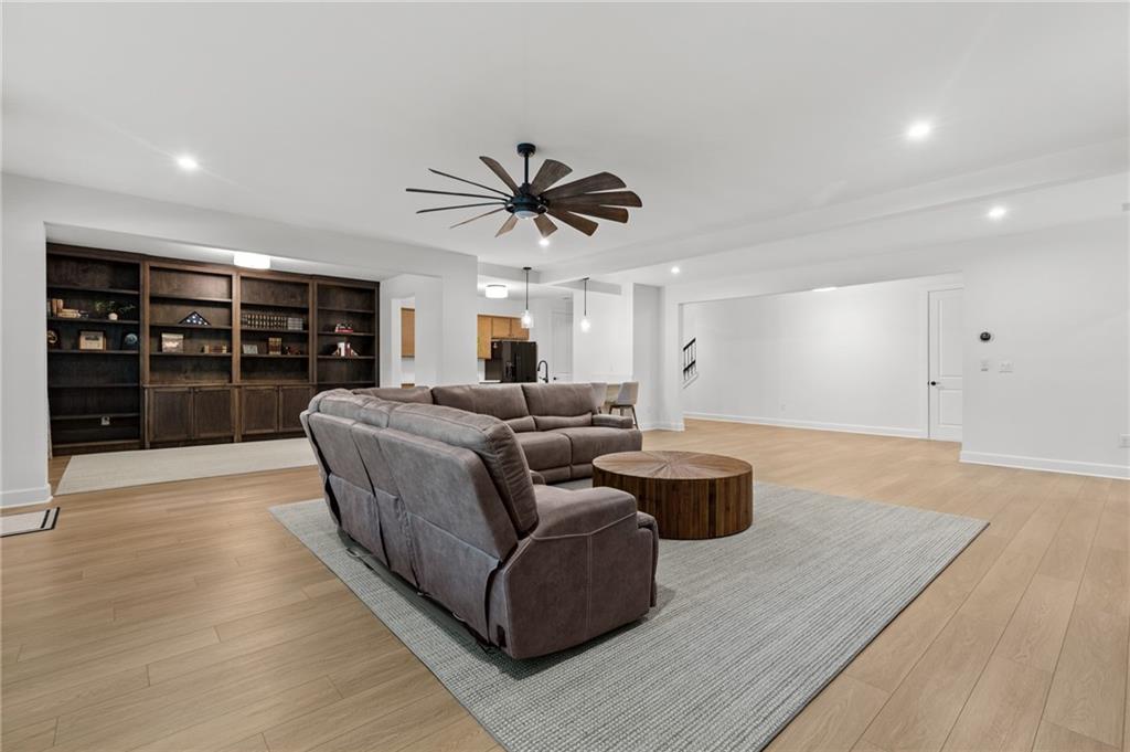 170 Erie Point
