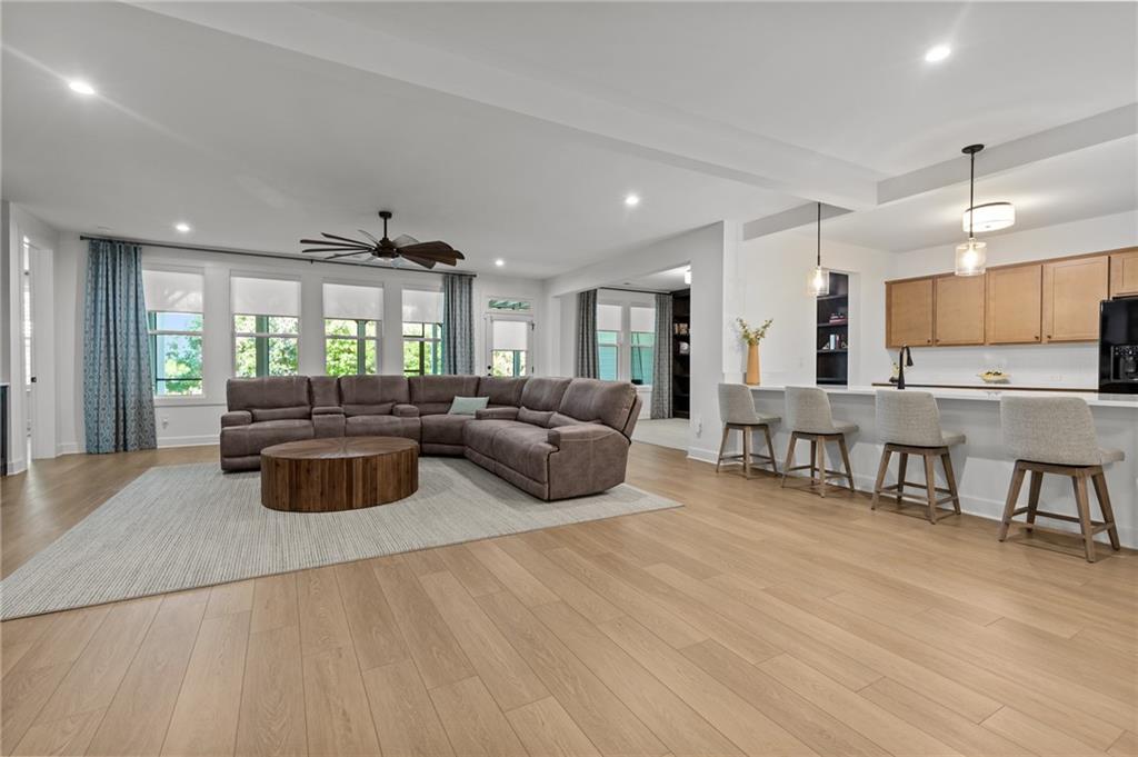 170 Erie Point