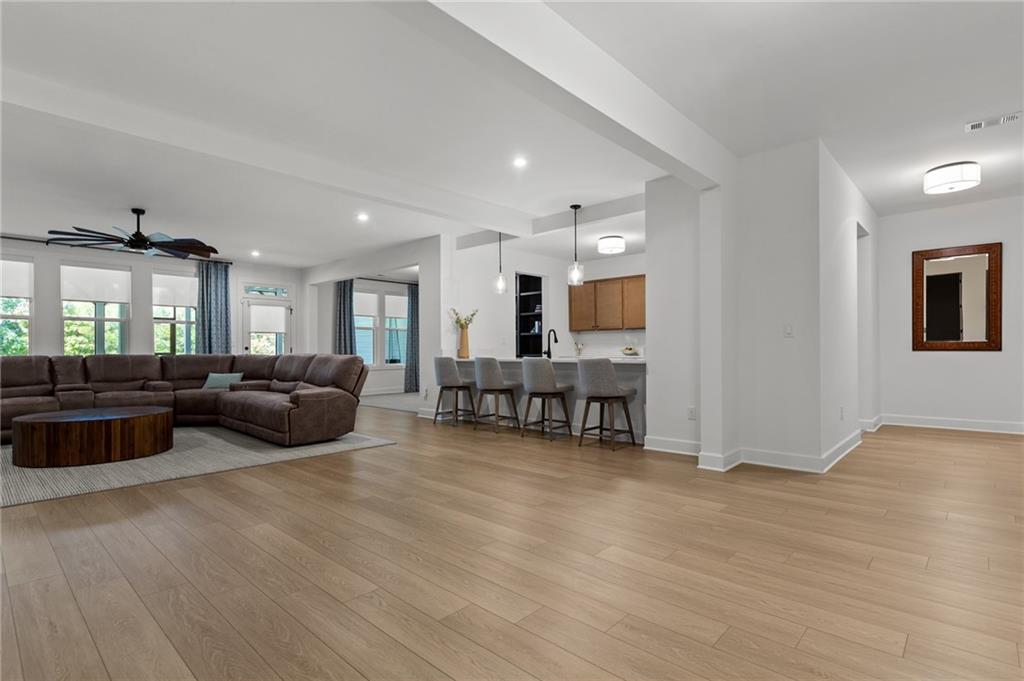 170 Erie Point