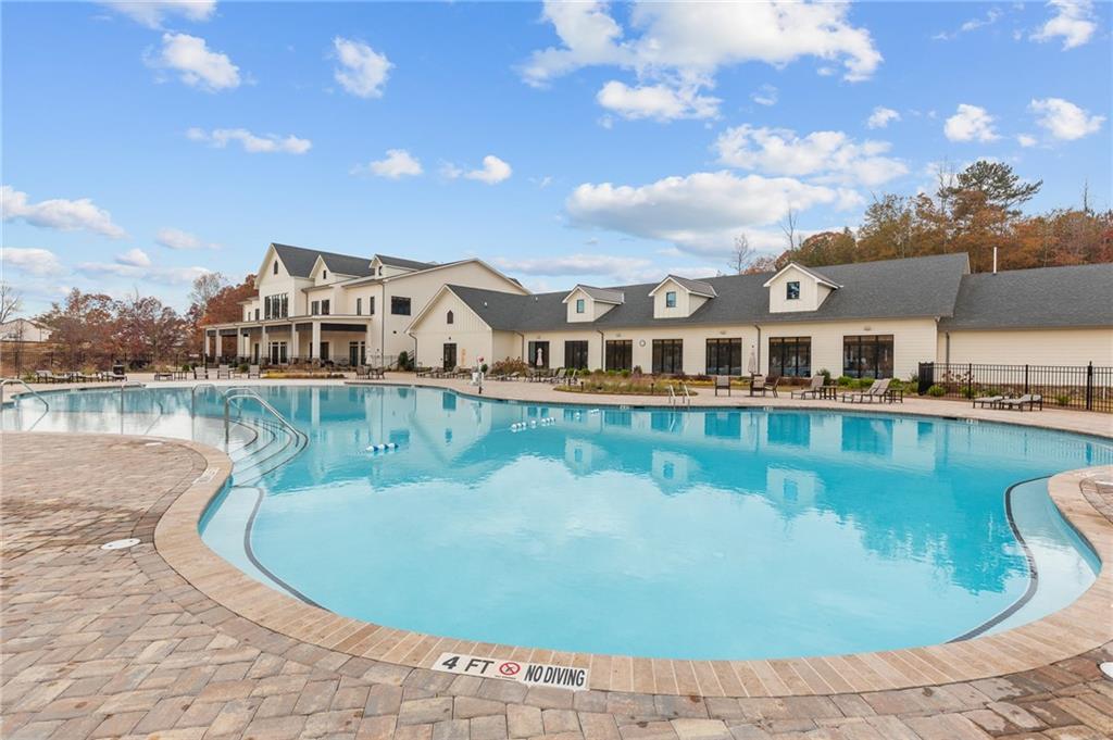 215 Silver Court