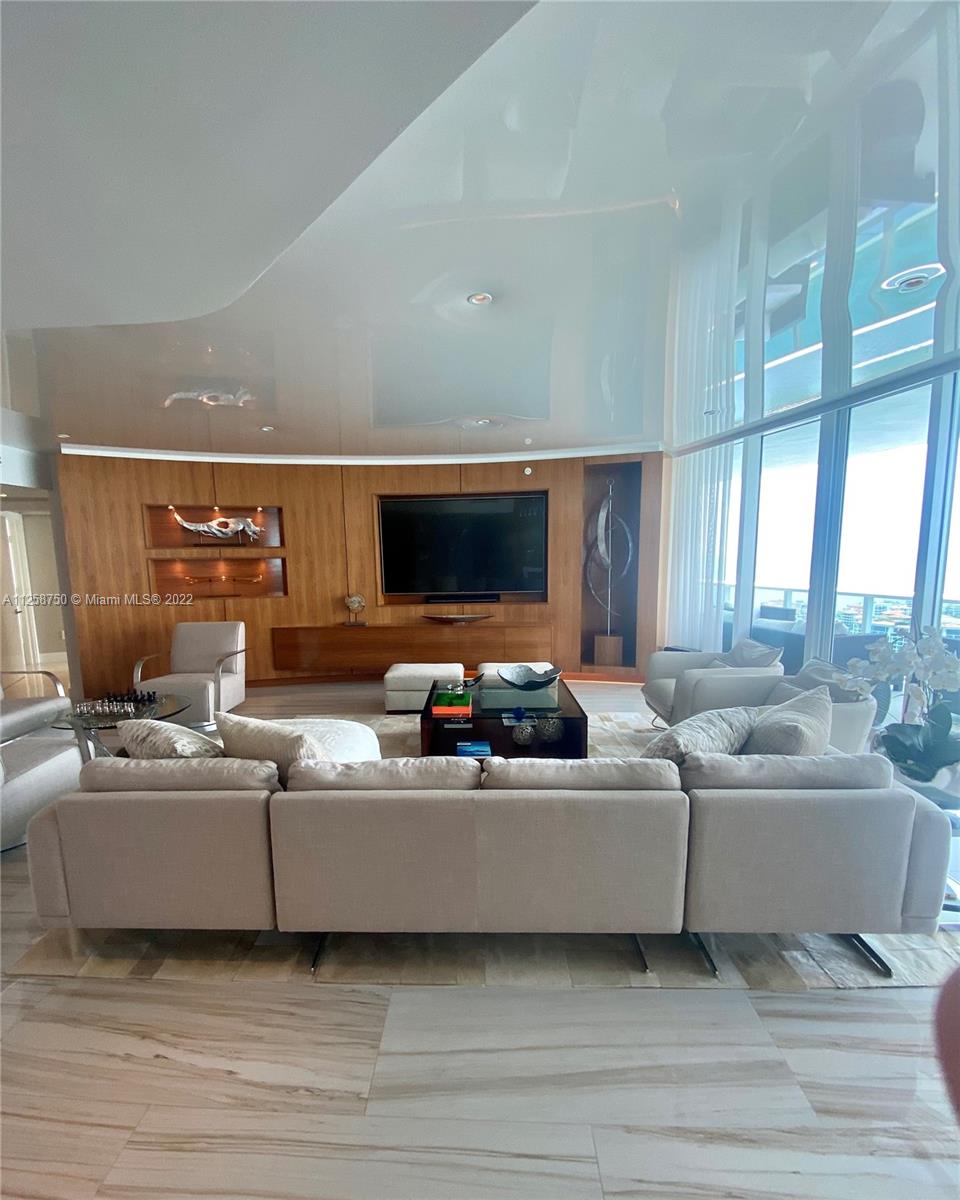 1000 S Pointe Dr Unit: 3402