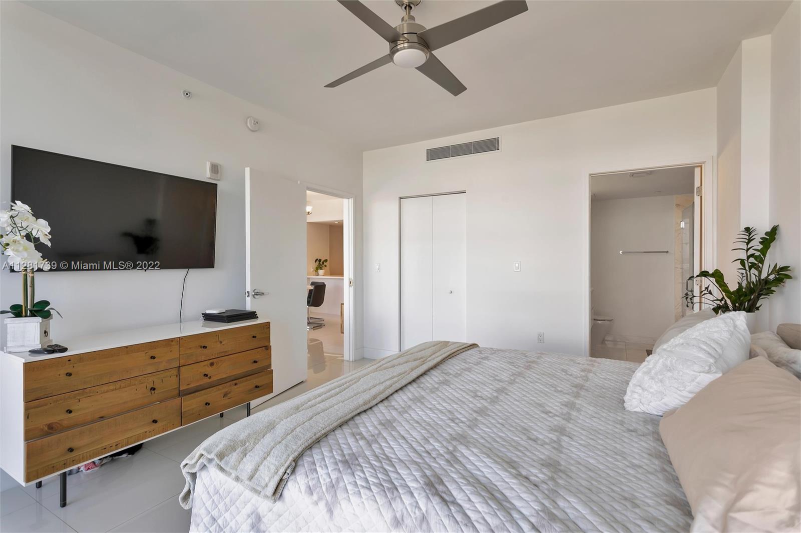 9940 W Bay Harbor Dr Unit: 6FS
