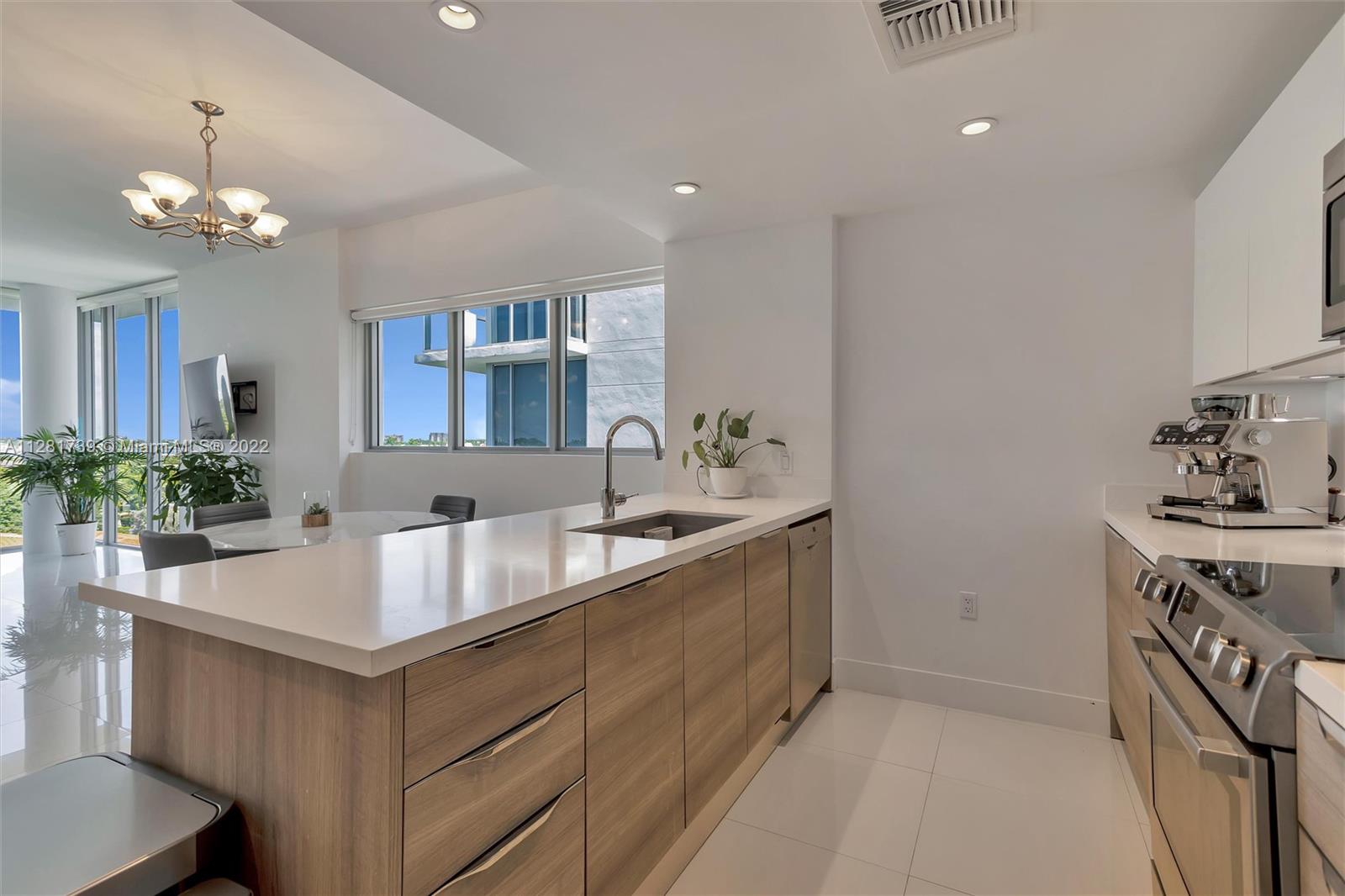 9940 W Bay Harbor Dr Unit: 6FS
