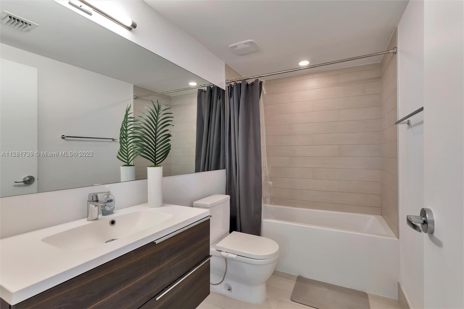 9940 W Bay Harbor Dr Unit: 6FS