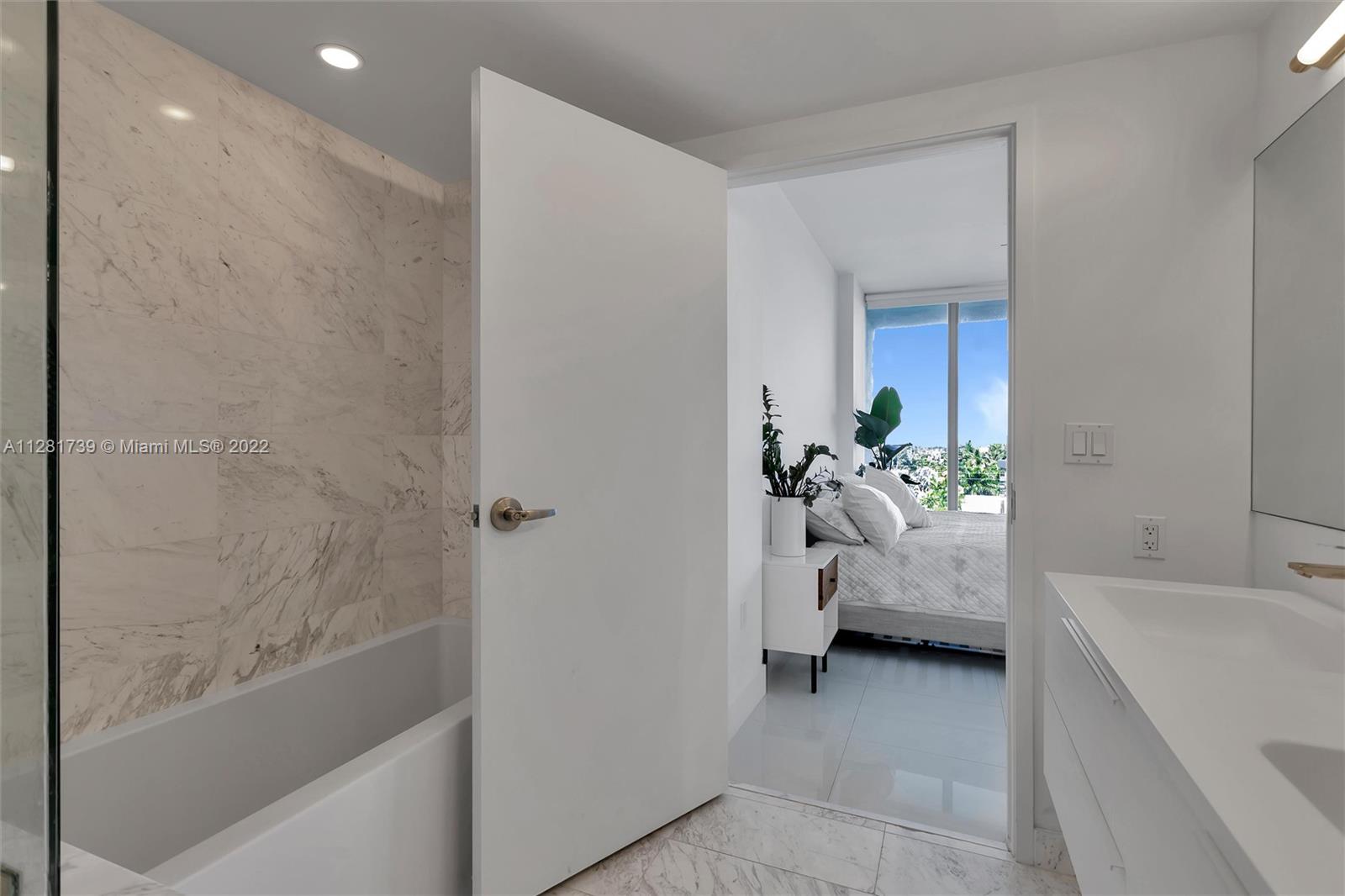 9940 W Bay Harbor Dr Unit: 6FS