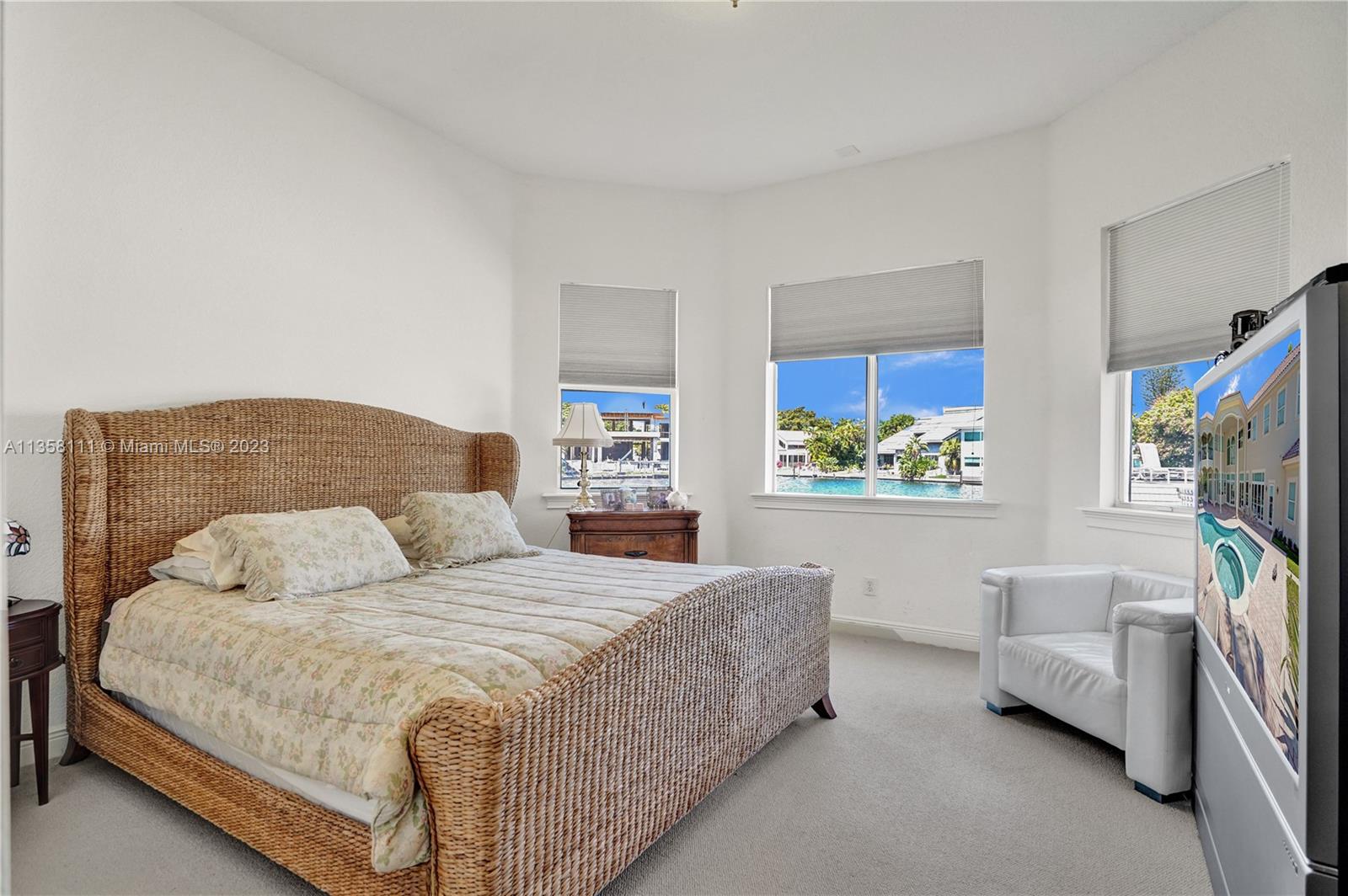 1130 Harbor Ct