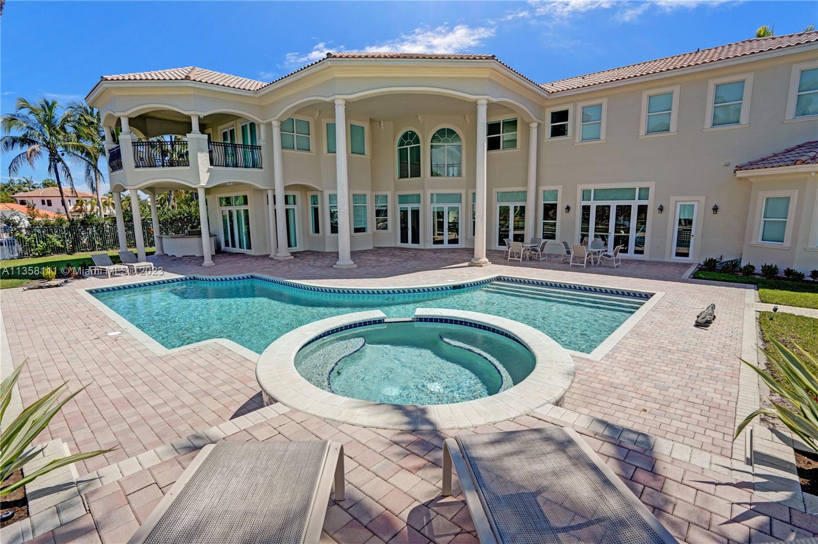 1130 Harbor Ct
