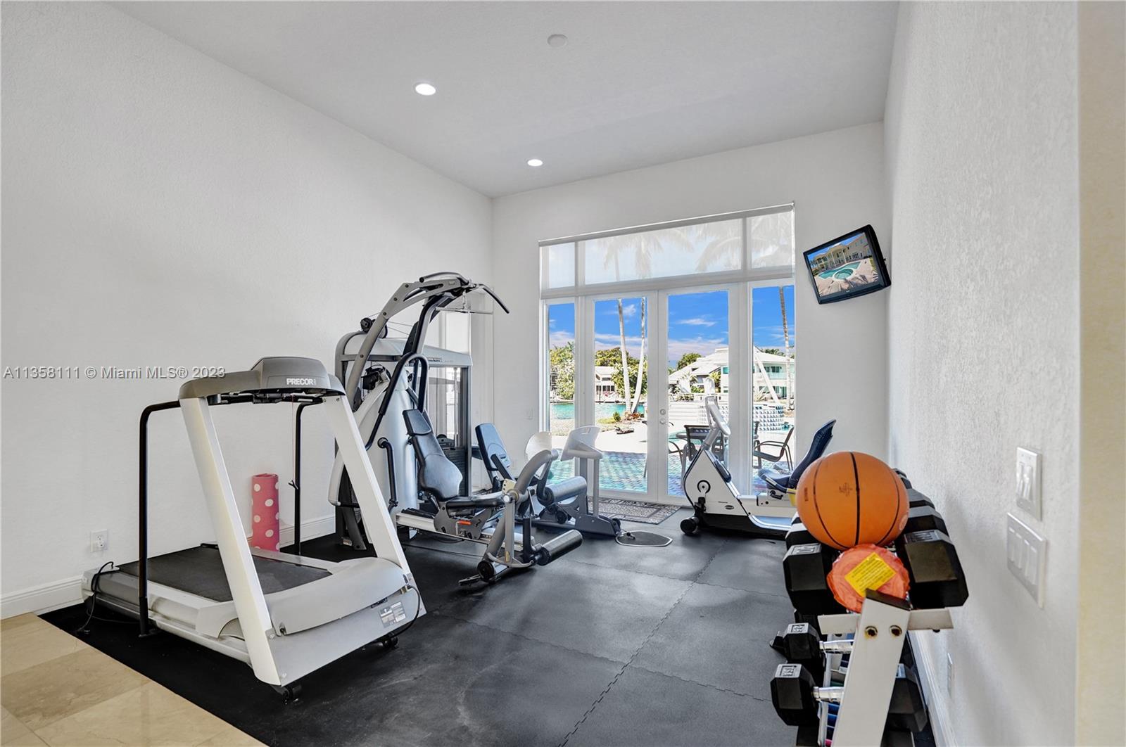 1130 Harbor Ct