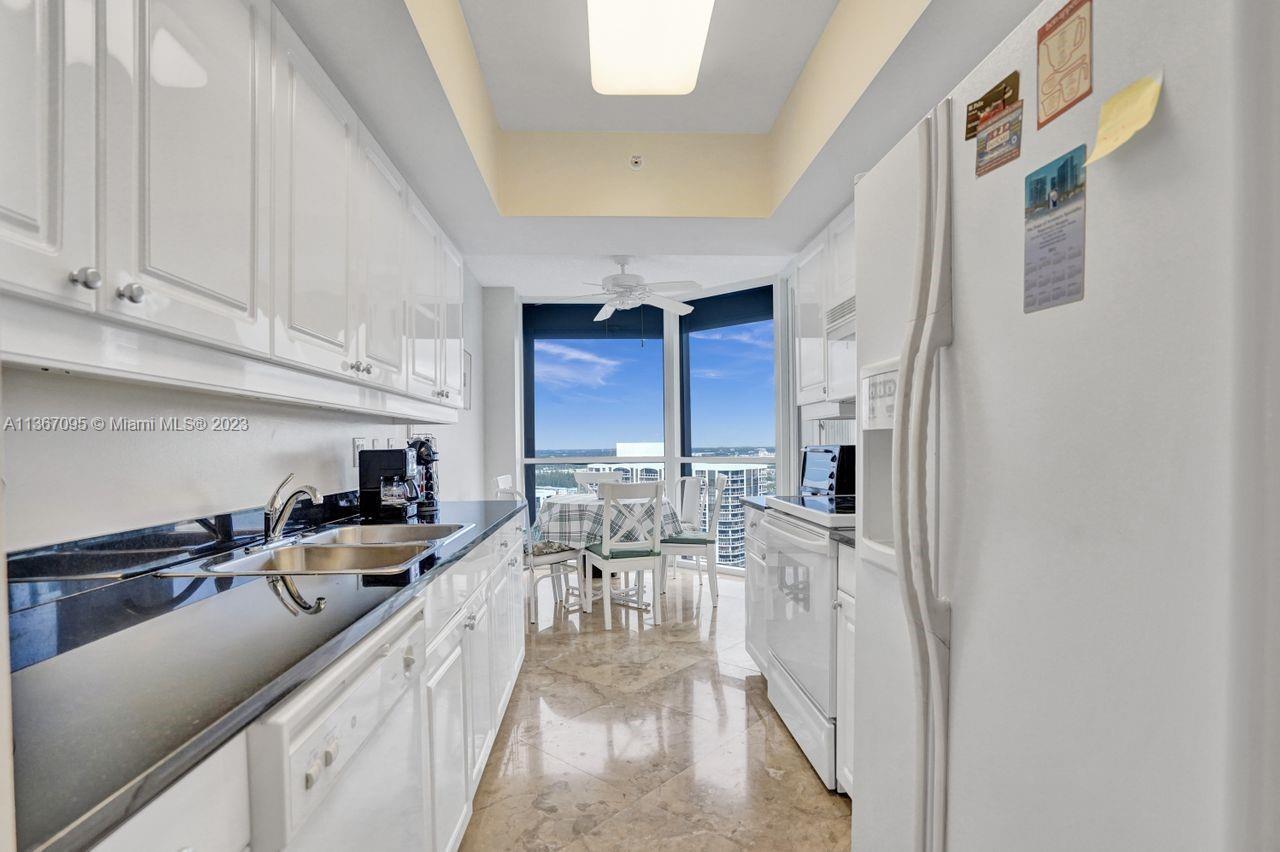 21055 Yacht Club Dr Unit: 2406