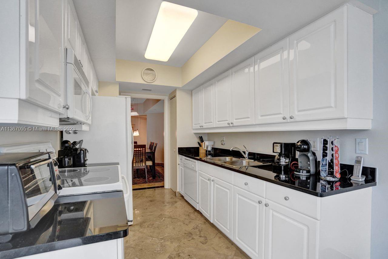 21055 Yacht Club Dr Unit: 2406
