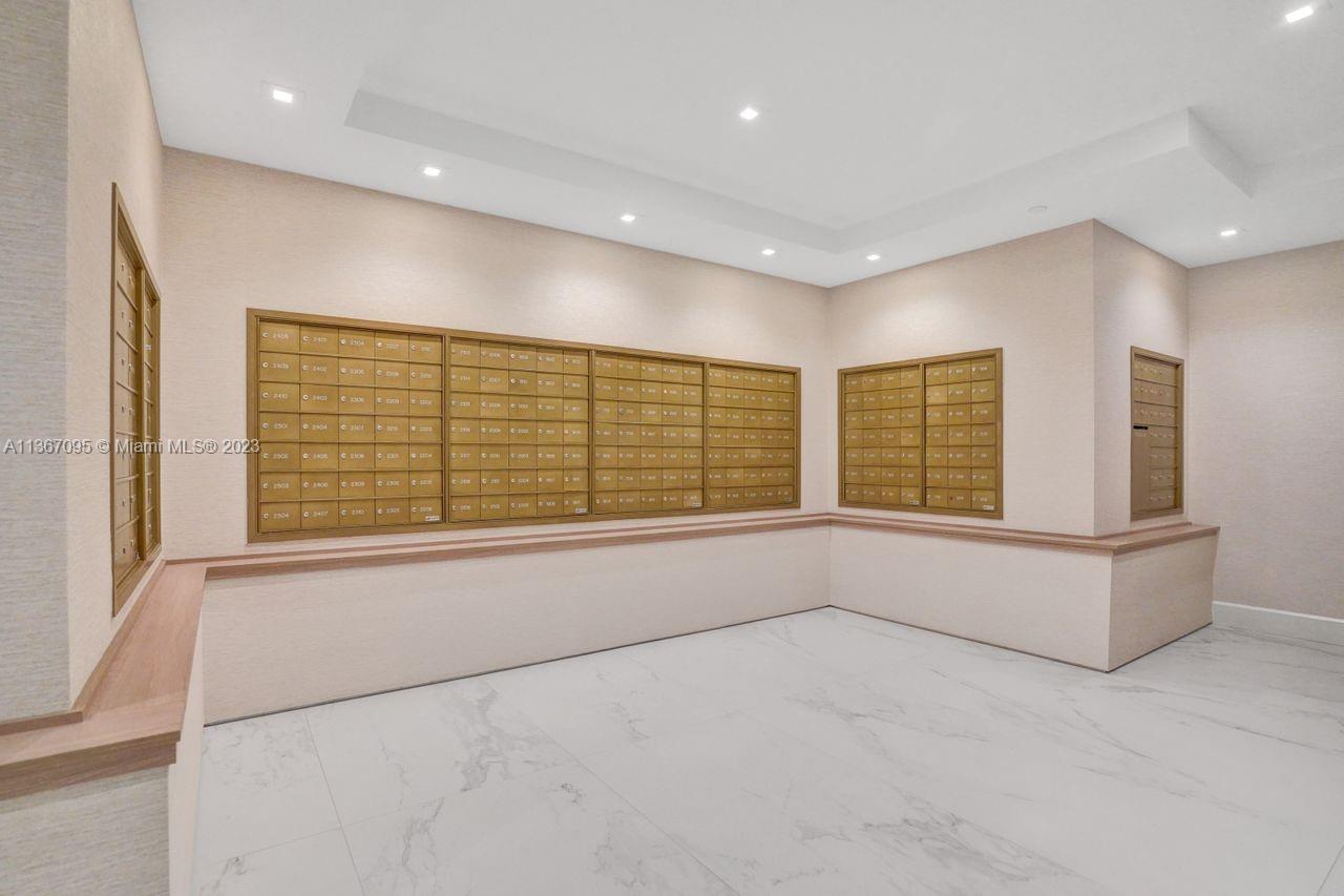 21055 Yacht Club Dr Unit: 2406