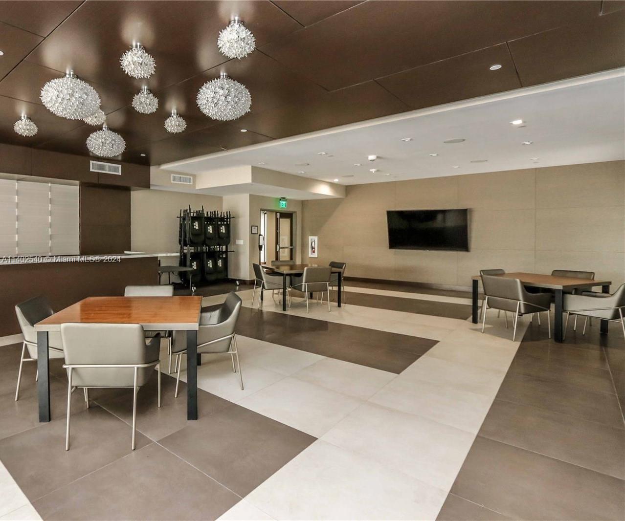 20225 NE 34th Ct Unit: 2112