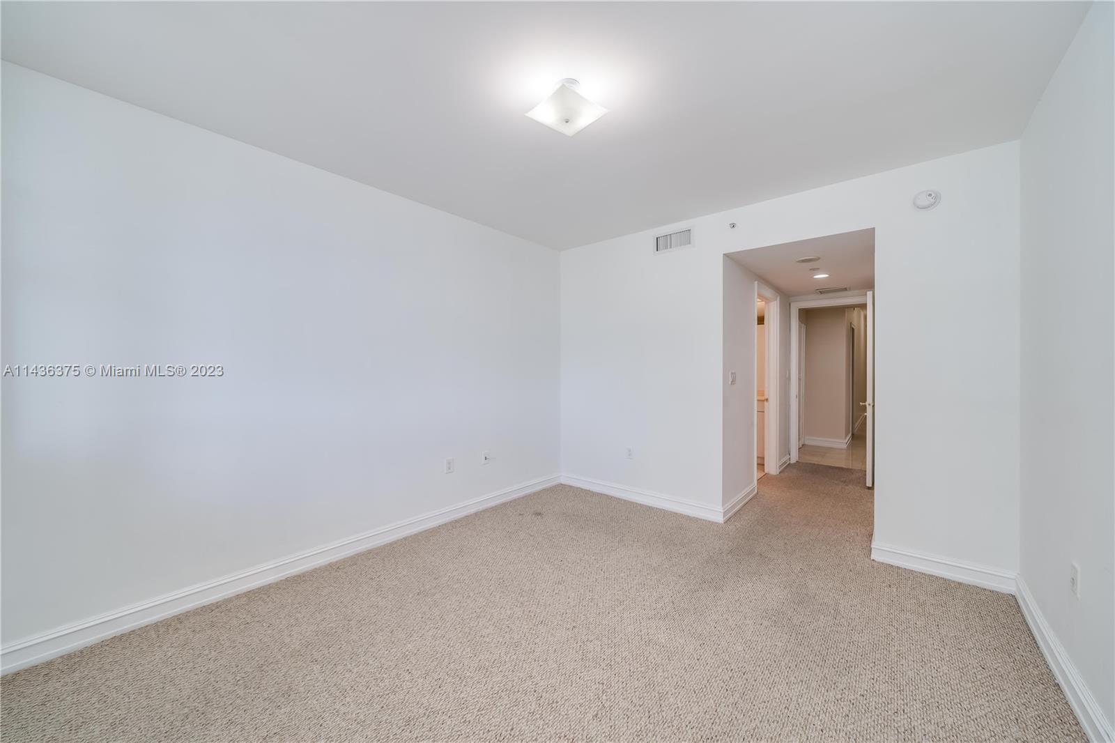 20201 E Country Club Dr Unit: 404