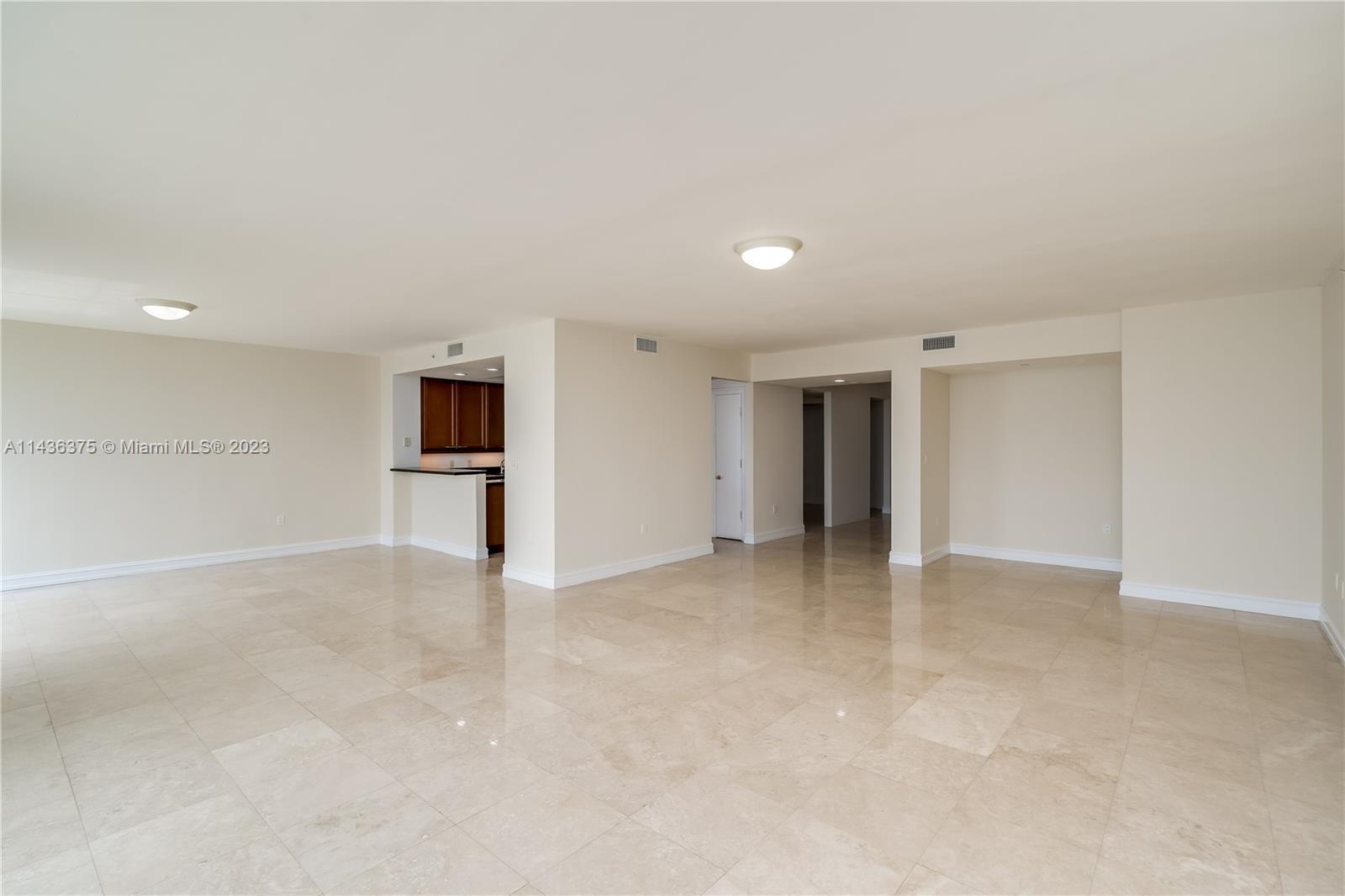 20201 E Country Club Dr Unit: 404