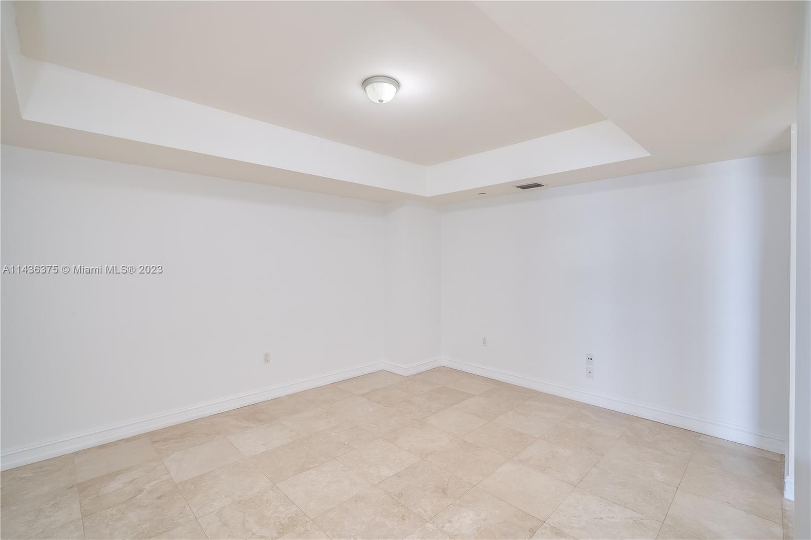20201 E Country Club Dr Unit: 404