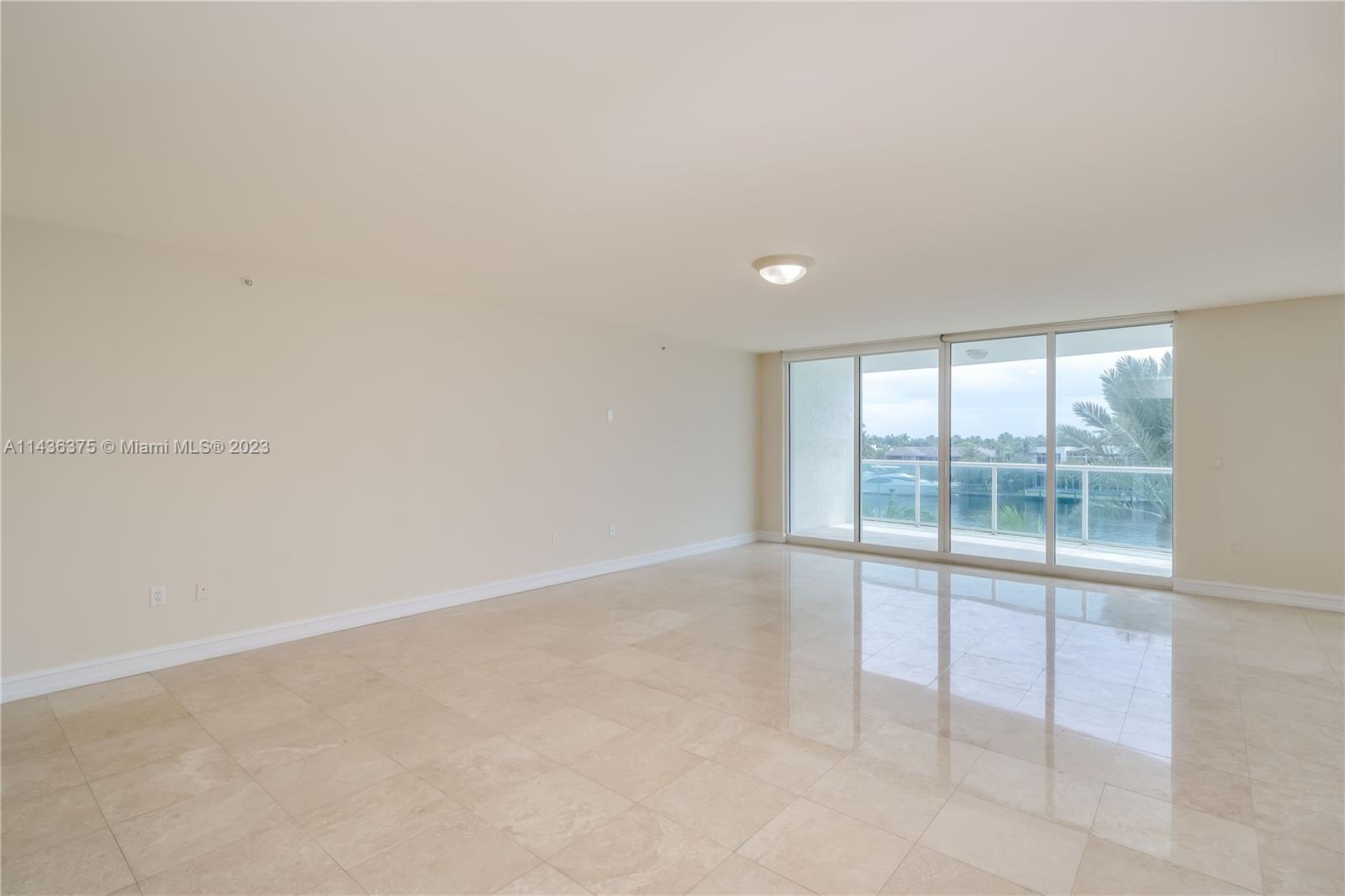 20201 E Country Club Dr Unit: 404