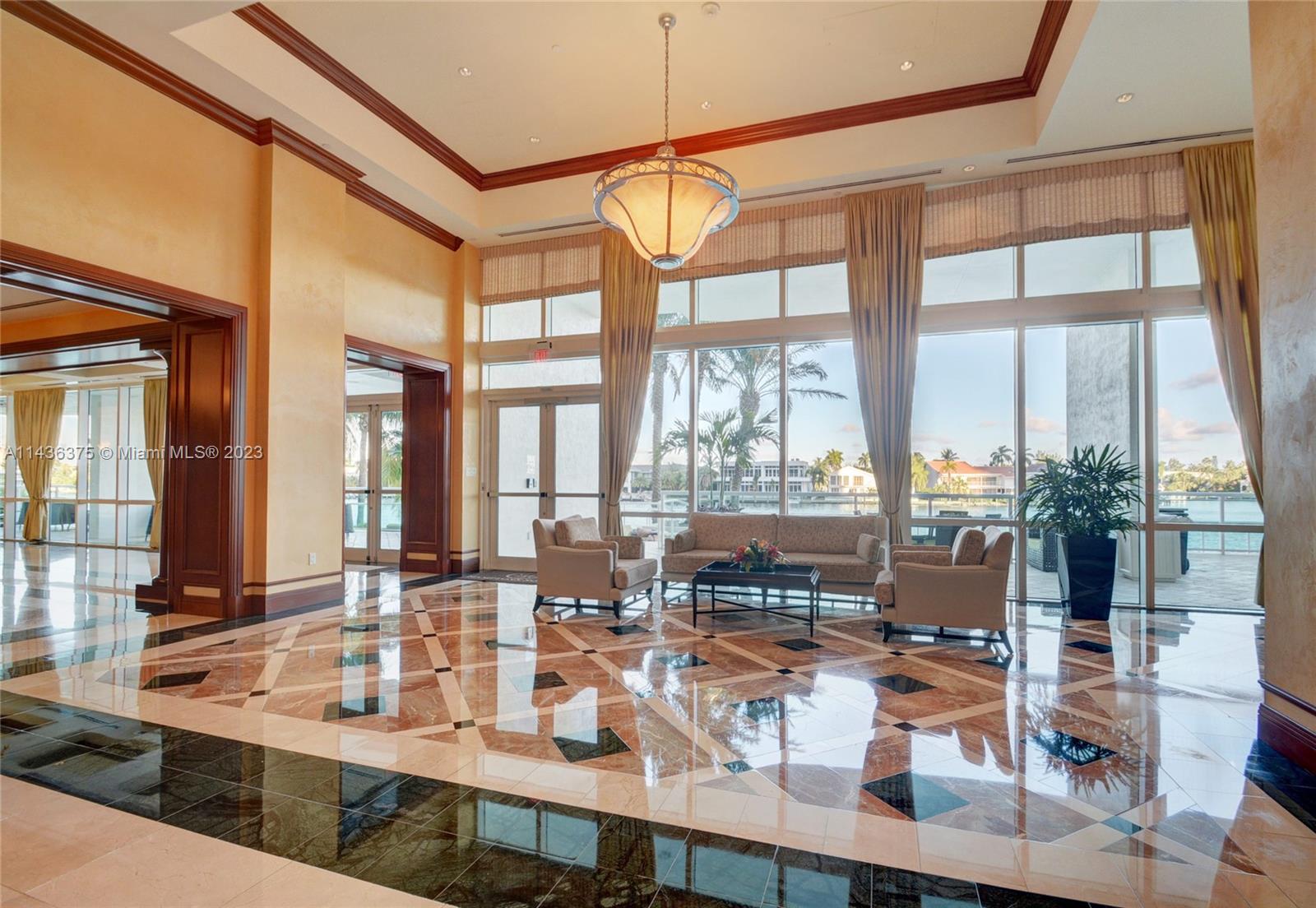 20201 E Country Club Dr Unit: 404