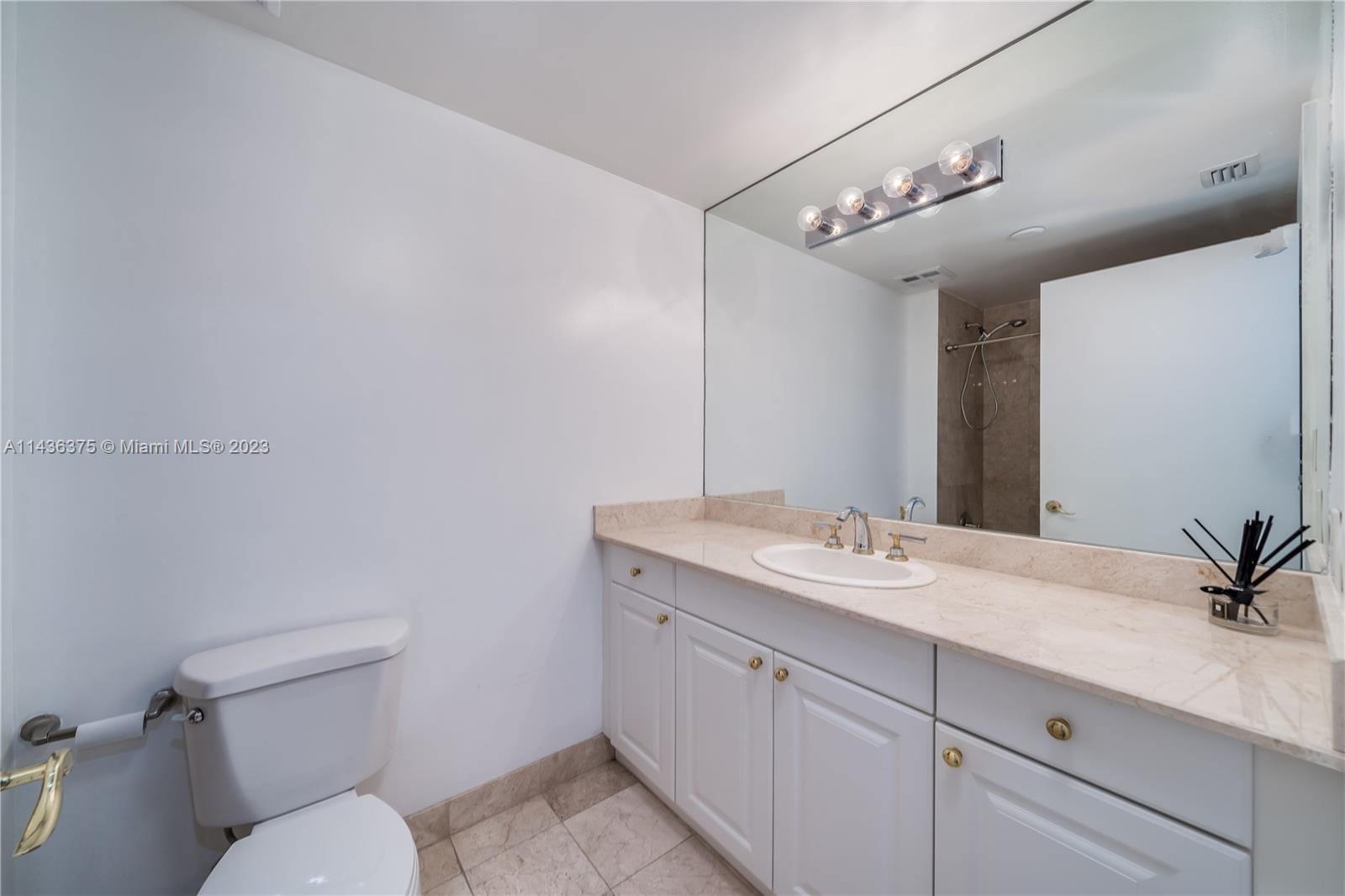 20201 E Country Club Dr Unit: 404