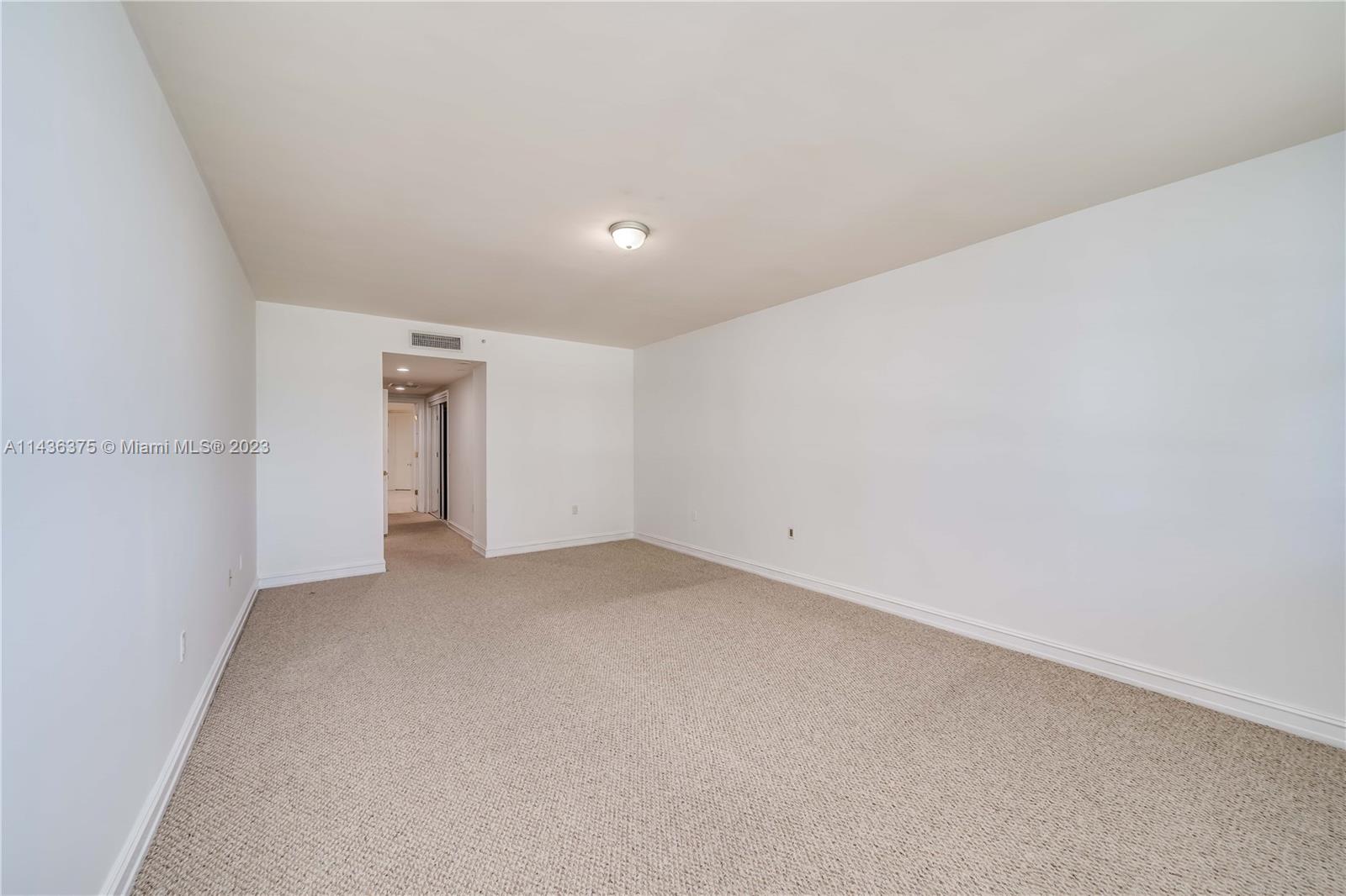 20201 E Country Club Dr Unit: 404