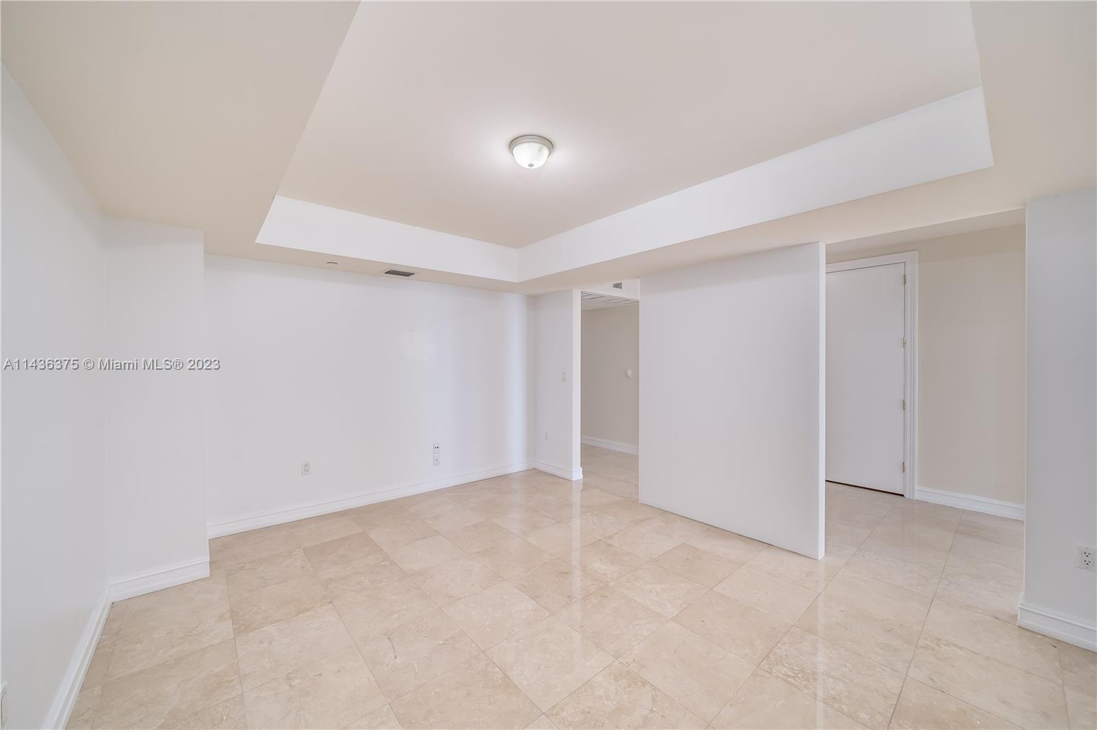 20201 E Country Club Dr Unit: 404