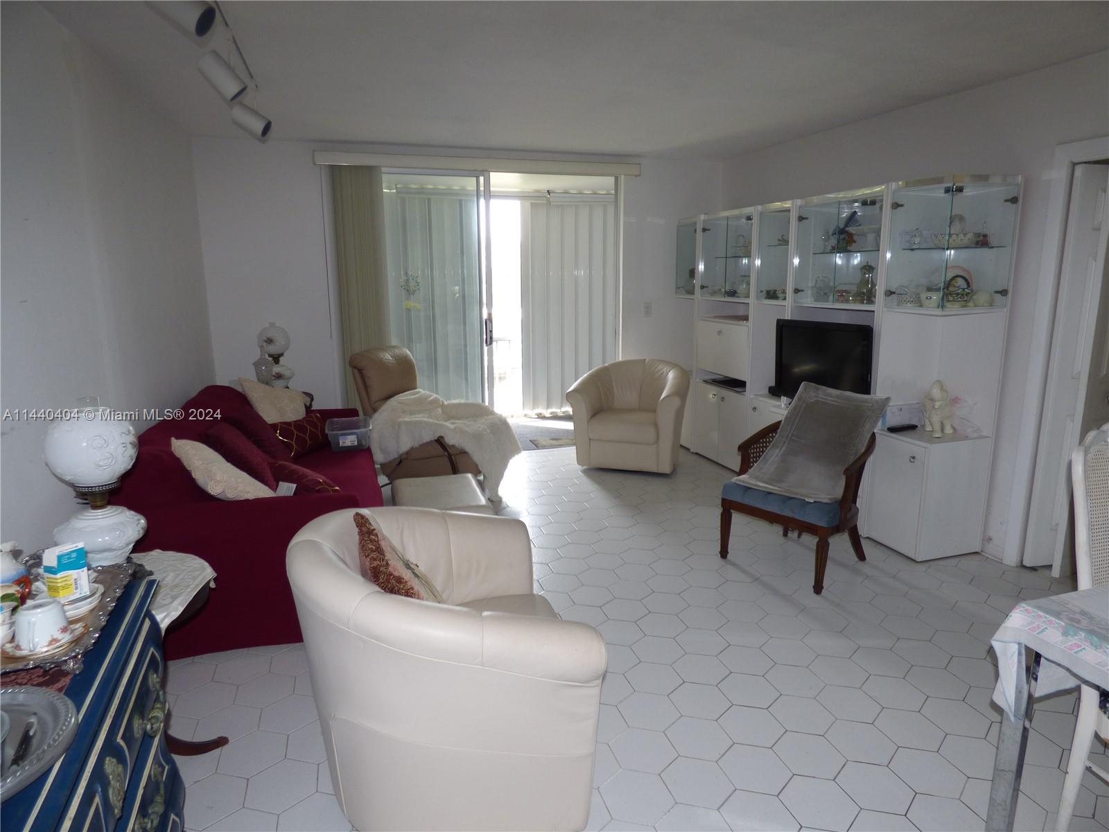 2859 Leonard Dr Unit: G306