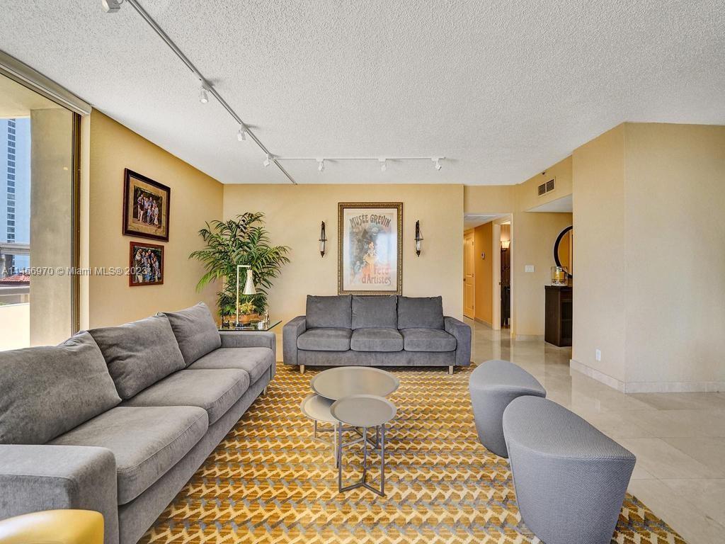 19355 Turnberry Way Unit: 3J