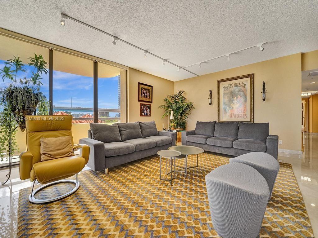 19355 Turnberry Way Unit: 3J