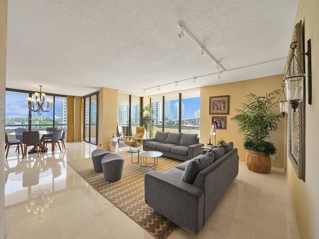 19355 Turnberry Way Unit: 3J