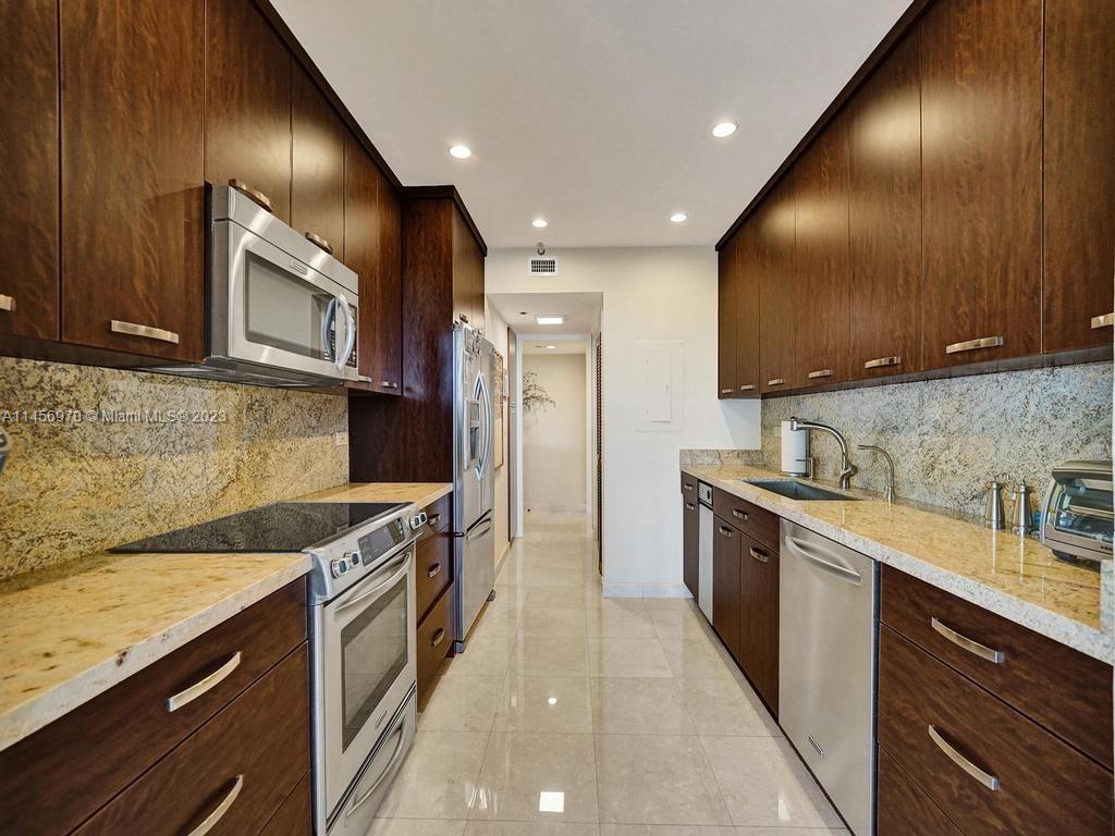 19355 Turnberry Way Unit: 3J
