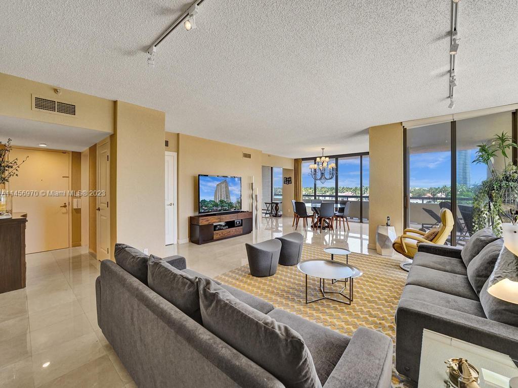 19355 Turnberry Way Unit: 3J