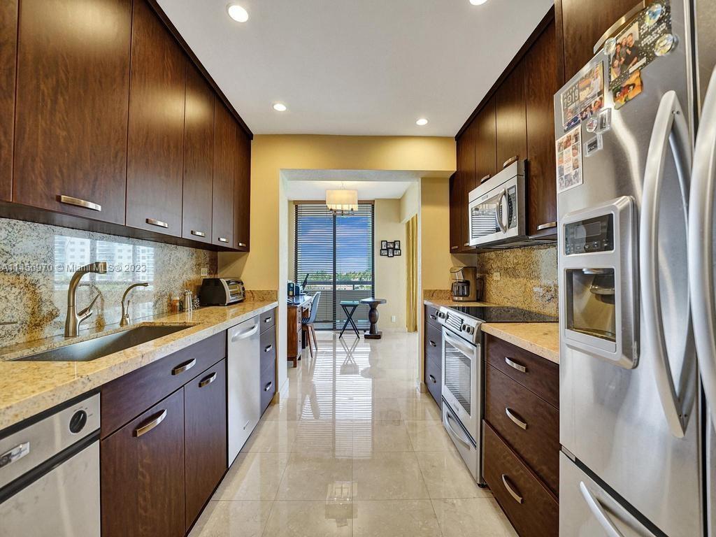 19355 Turnberry Way Unit: 3J