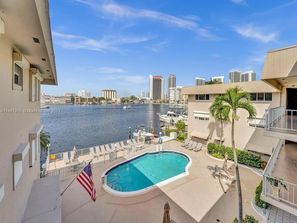 300 Golden Isles Dr Unit: 312