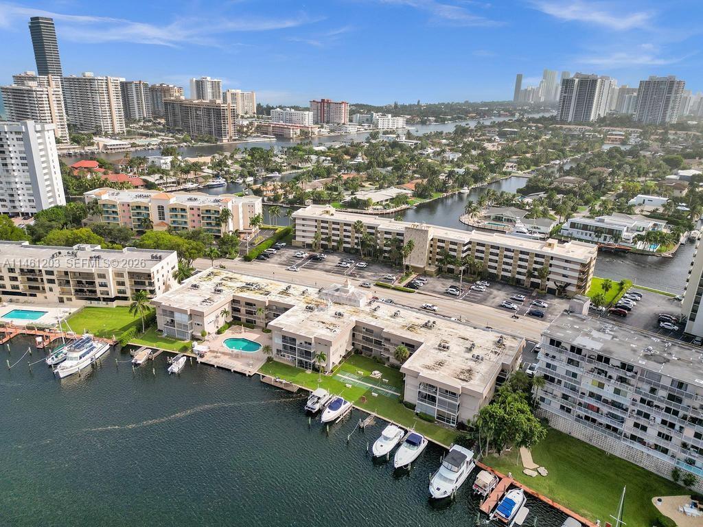 300 Golden Isles Dr Unit: 312
