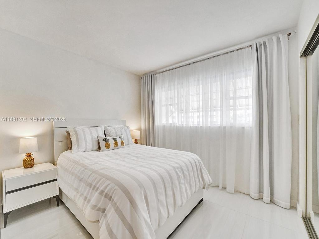 300 Golden Isles Dr Unit: 312