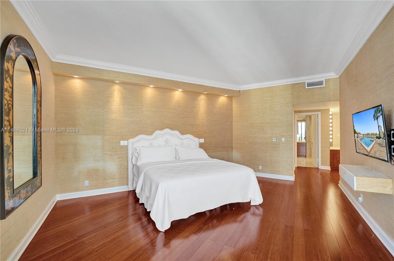 20281 E Country Club Dr Unit: TW7