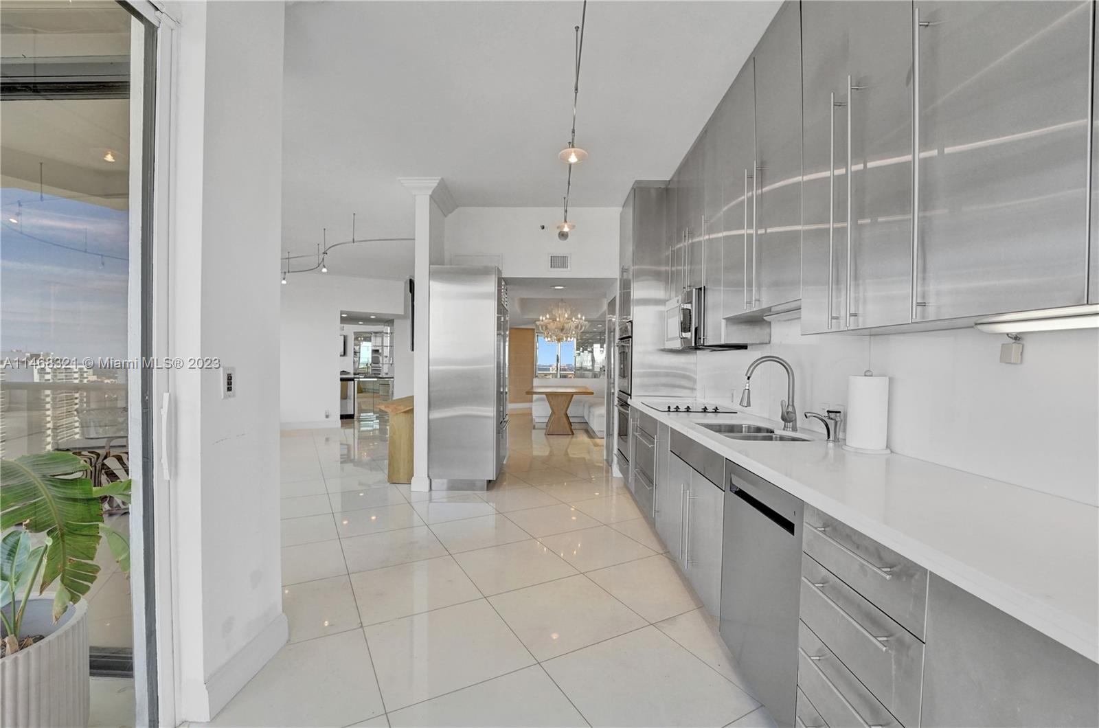 20281 E Country Club Dr Unit: TW7